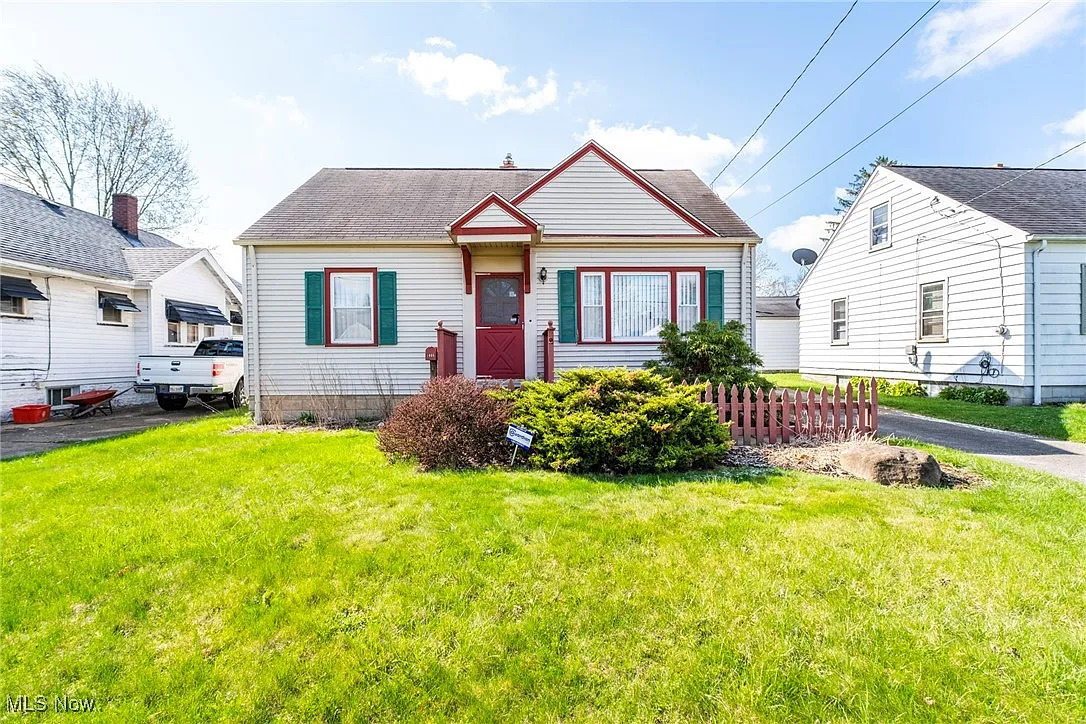1605 Medford Ave photo 1