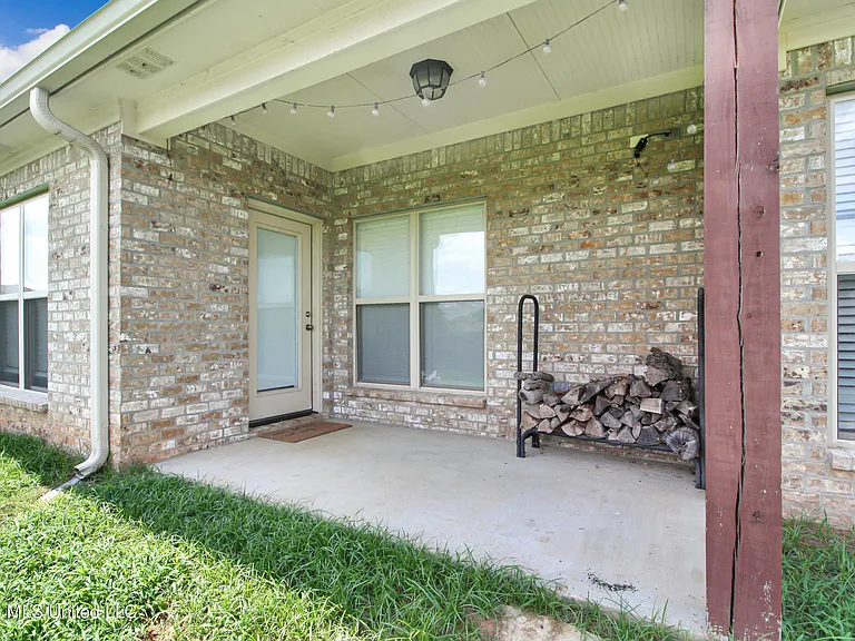 203 Buttonwood Ln — Photo 22