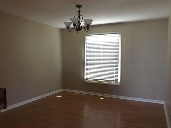 4th image of 107 Lake Oliver Dr