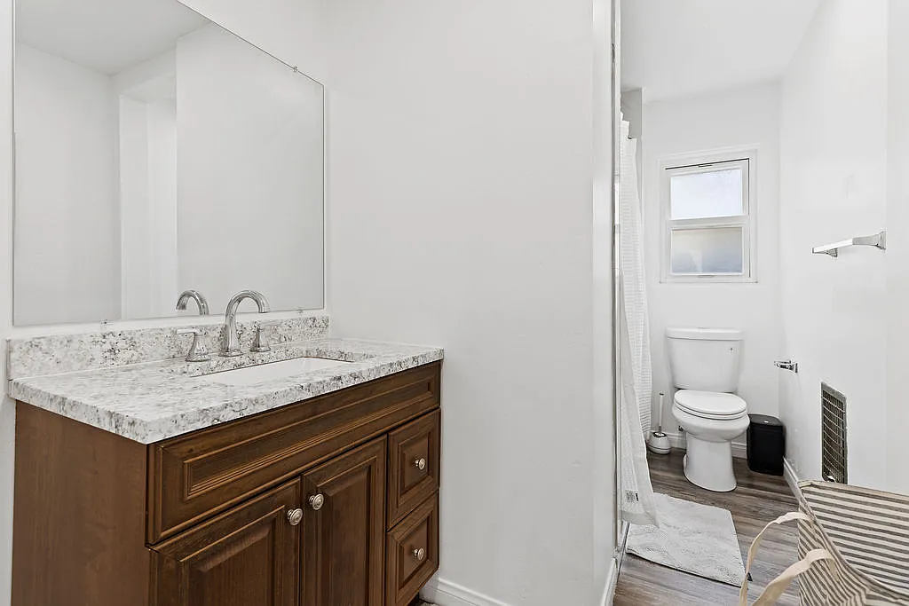 Studio, 375 sqft, $2,200 — Photo 3