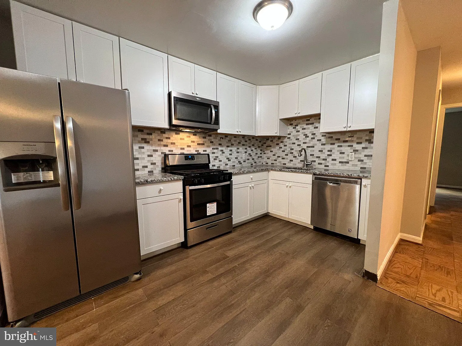 2 bed, 1.0 bath, 1021 sqft, $2,100 — Photo 1