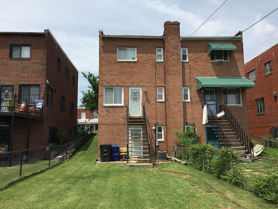 2nd image of 5302 Chillum Pl NE
