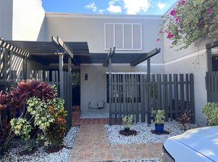 11246 NW 14th Ct, Pembroke Pines, FL 33026