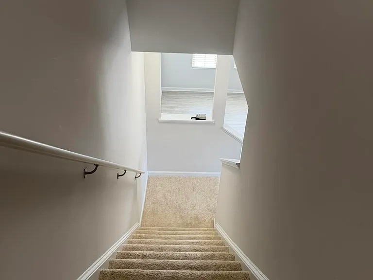 221 Irving Way — Photo 11
