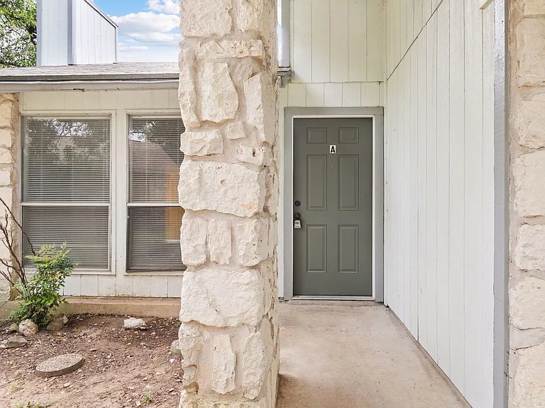 PM2-AUS7505 Saint Amant Pl — Photo 3