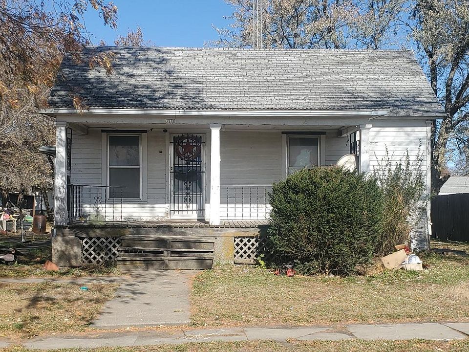1st image of 307 E Illinois St