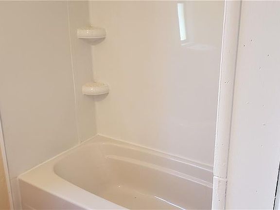 5th image of 488 King Charles Cir