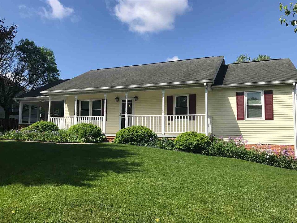 1st image of 3051 Horseshoe Ln