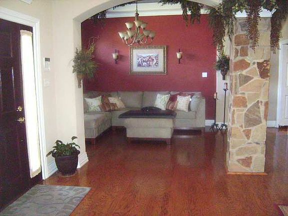 3rd image of 1651 Rosewood Dr