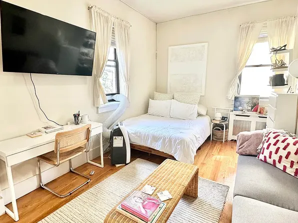 313 W 105th St, New York, NY
