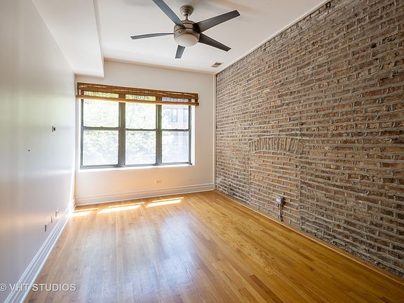 3rd image of 1352 W Bryn Mawr Ave APT 1