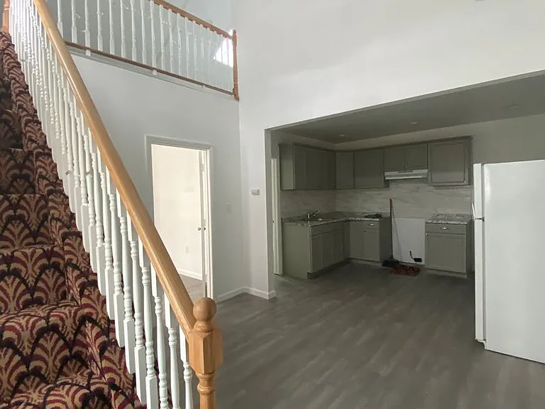 263-267 W Main St — Photo 1