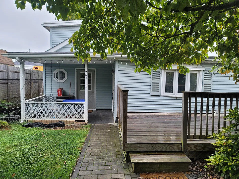 264 Roberts Ave