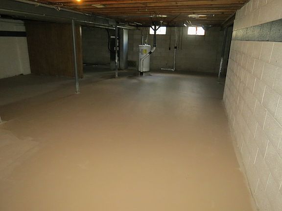 3rd image of 3082 Valleywood Dr