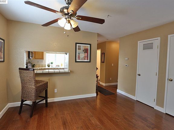 3rd image of 5037 Hiller Ln
