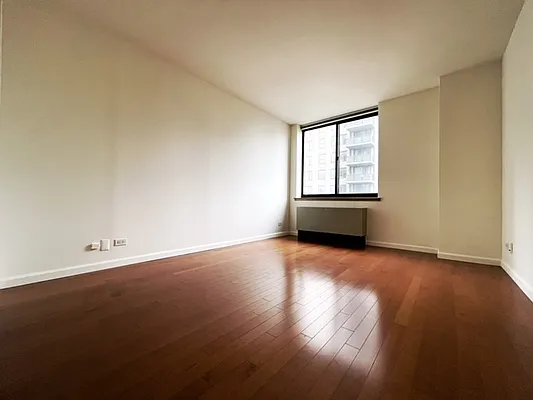 Rented by Royal Operation System | media 16