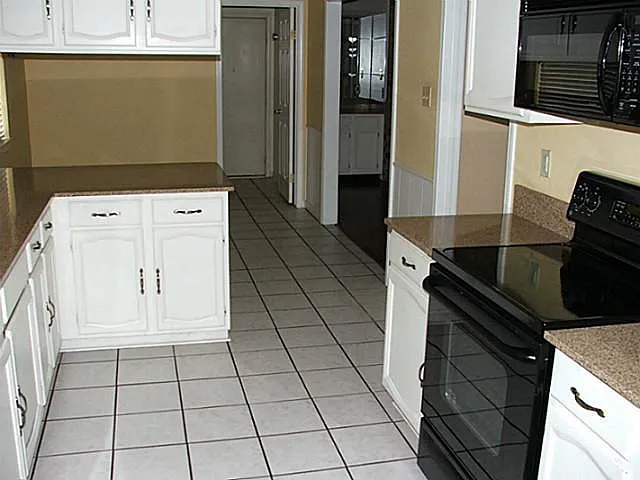 3 bed, 1816 sqft, $2,300 — Photo 3