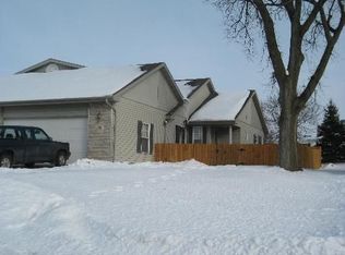 2710 Deer Ct, Ottawa, IL 61350