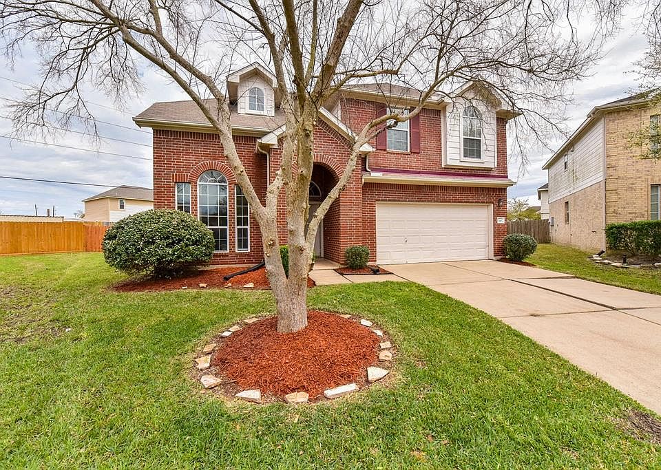 1st image of 3907 Floral Way Ct