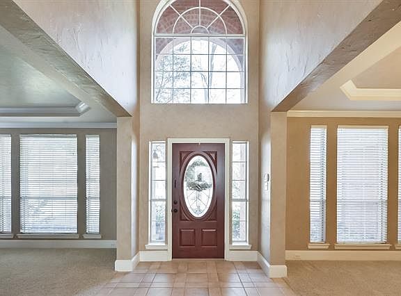 3rd image of 2734 Hidden Lake Dr