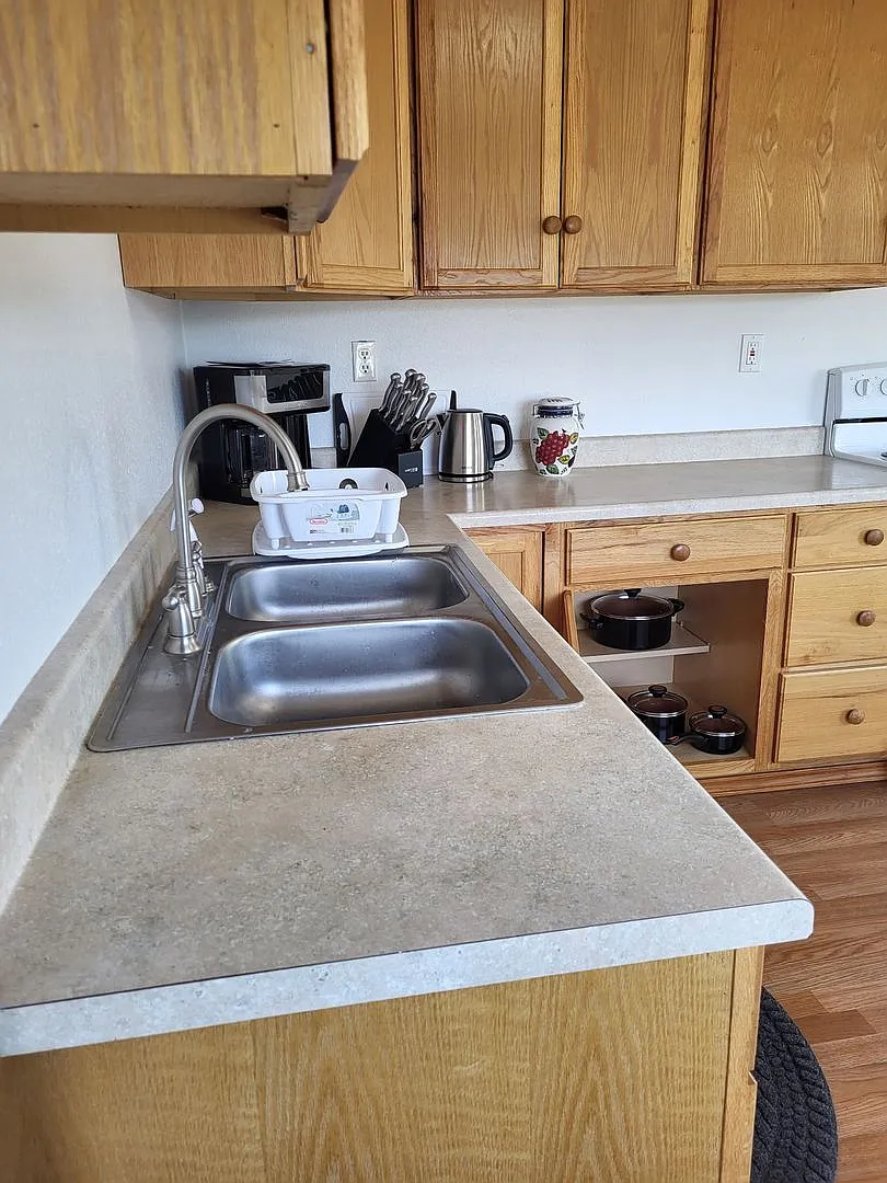 Charming Fully Furnished 1-Bedroom Home All Utilities Included! — Photo 4