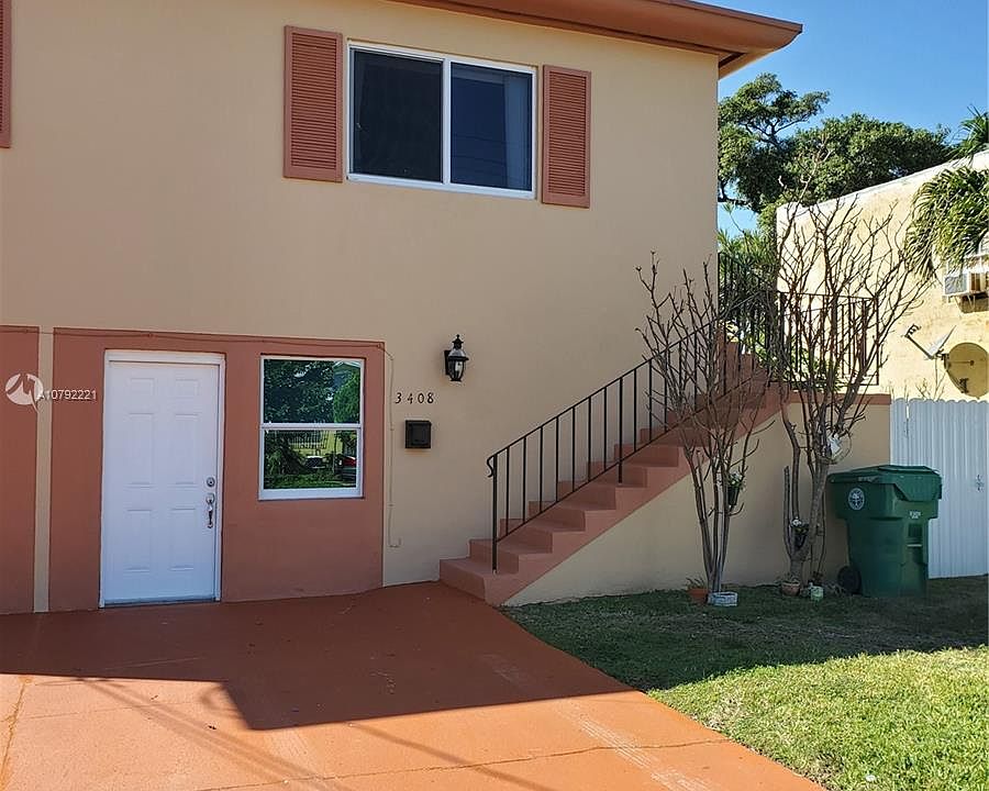 1st image of 3400 NW 19th Ave #2