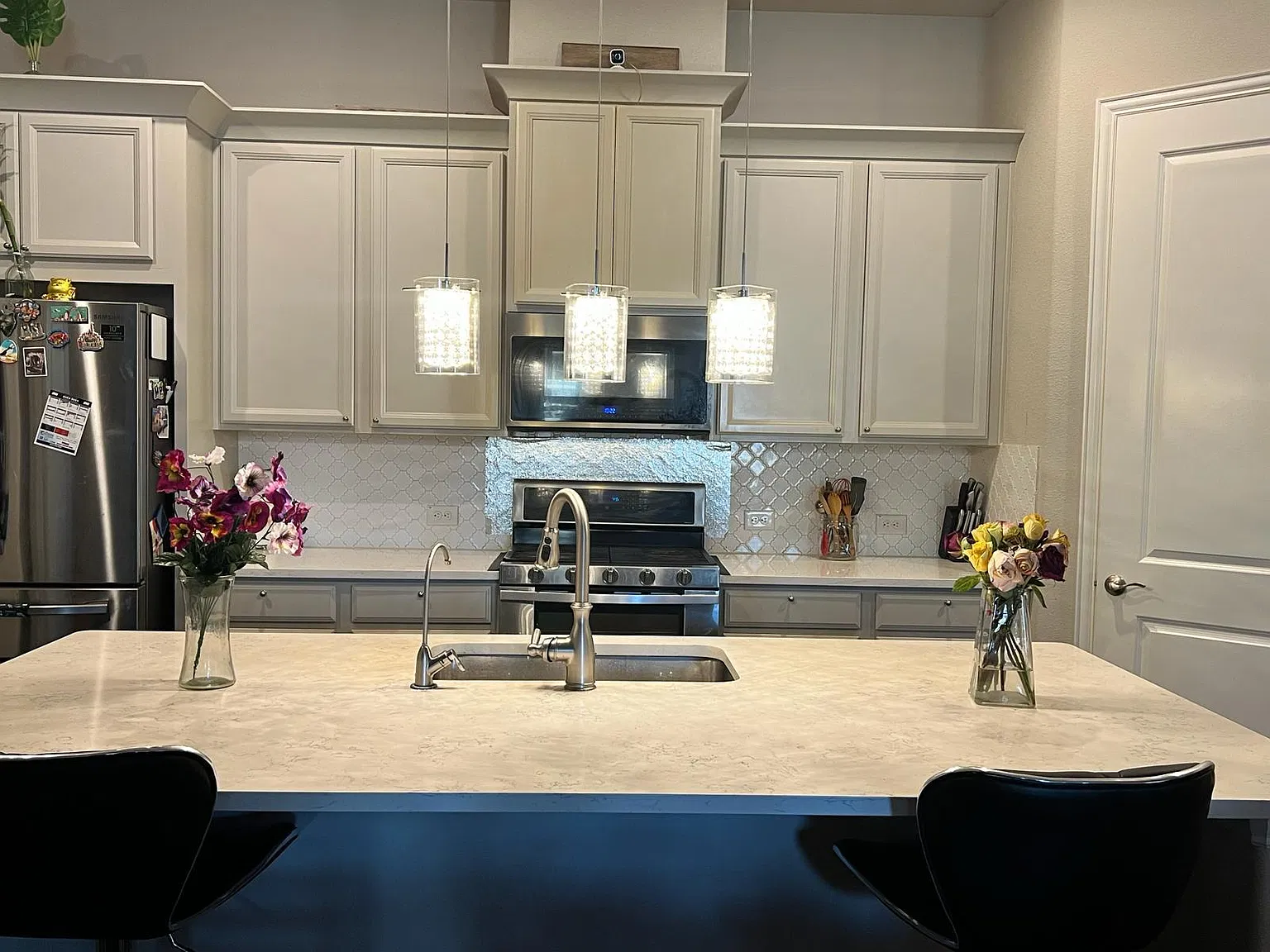 3 bed, 2.5 bath, 2283 sqft, $2,900 — Photo 3