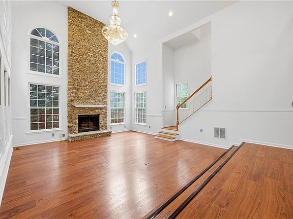 2nd image of 2115 Wildwood Lake Dr