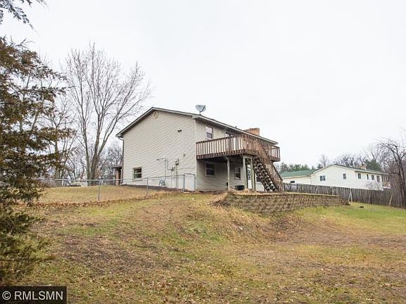 3rd image of 860 313th Ln NE