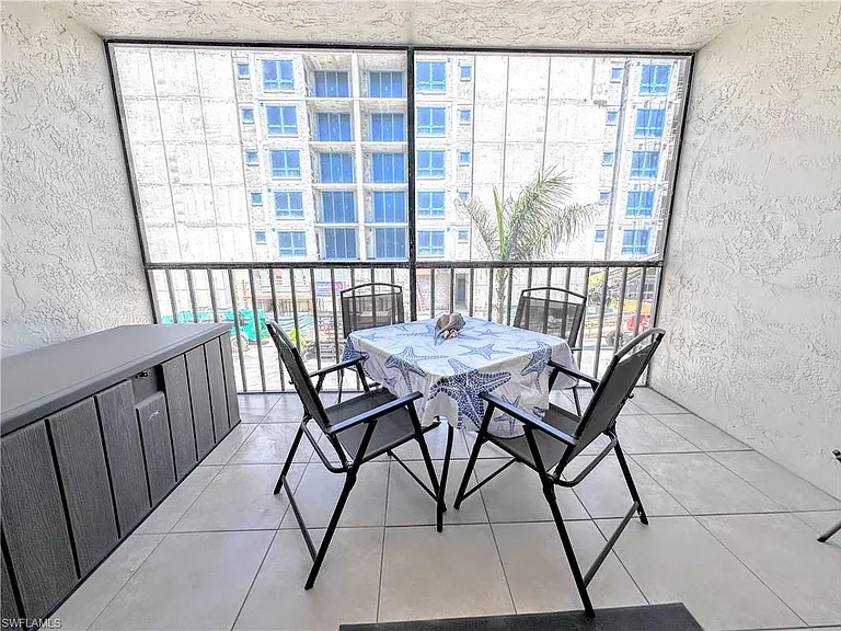 260 Southbay Dr #204 — Photo 2