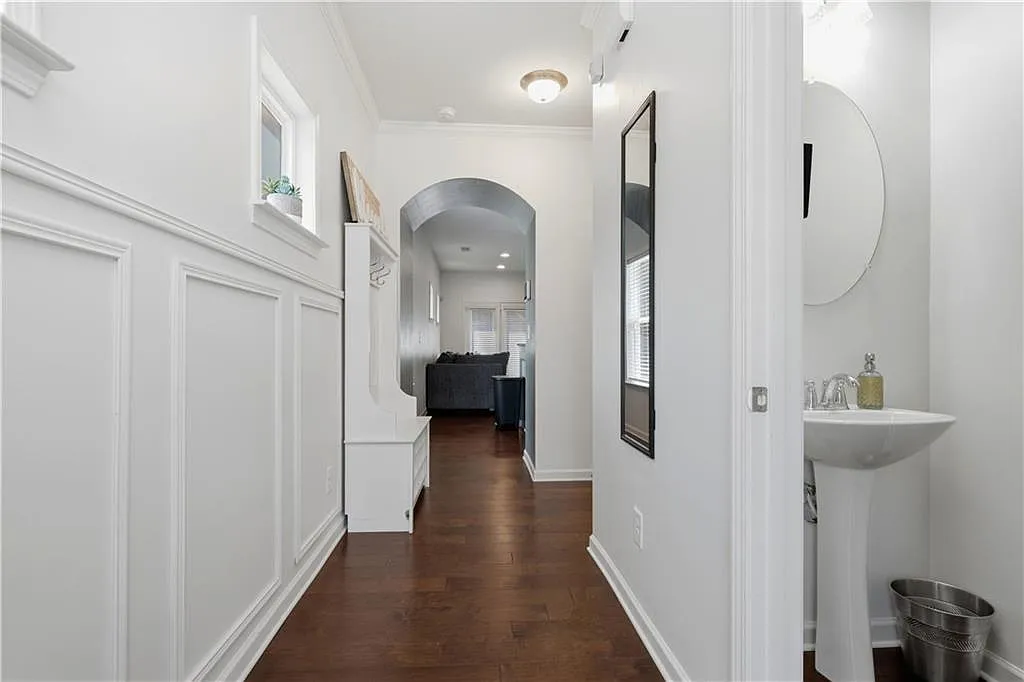 3 bed, 2.5 bath, 1604 sqft, $2,150 — Photo 2