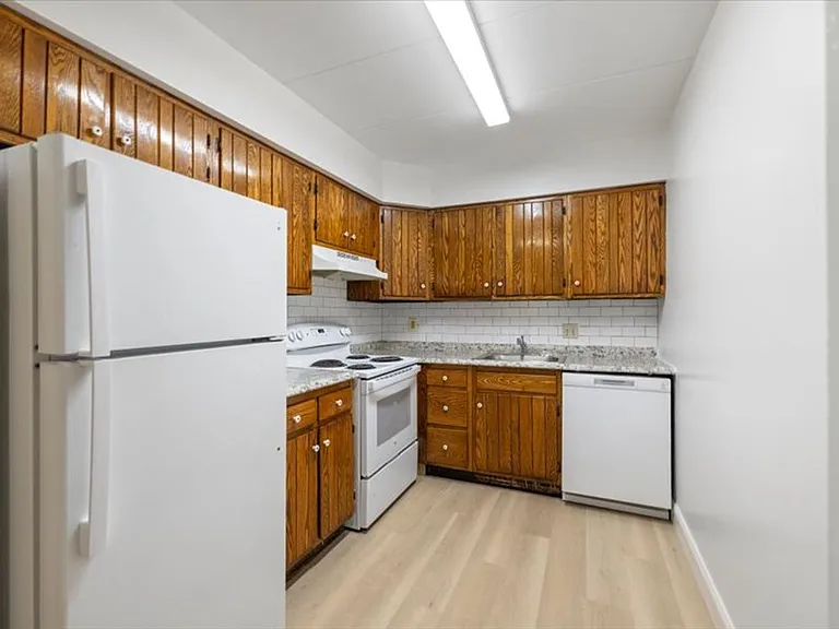 Peachgate Apartments — Photo 11