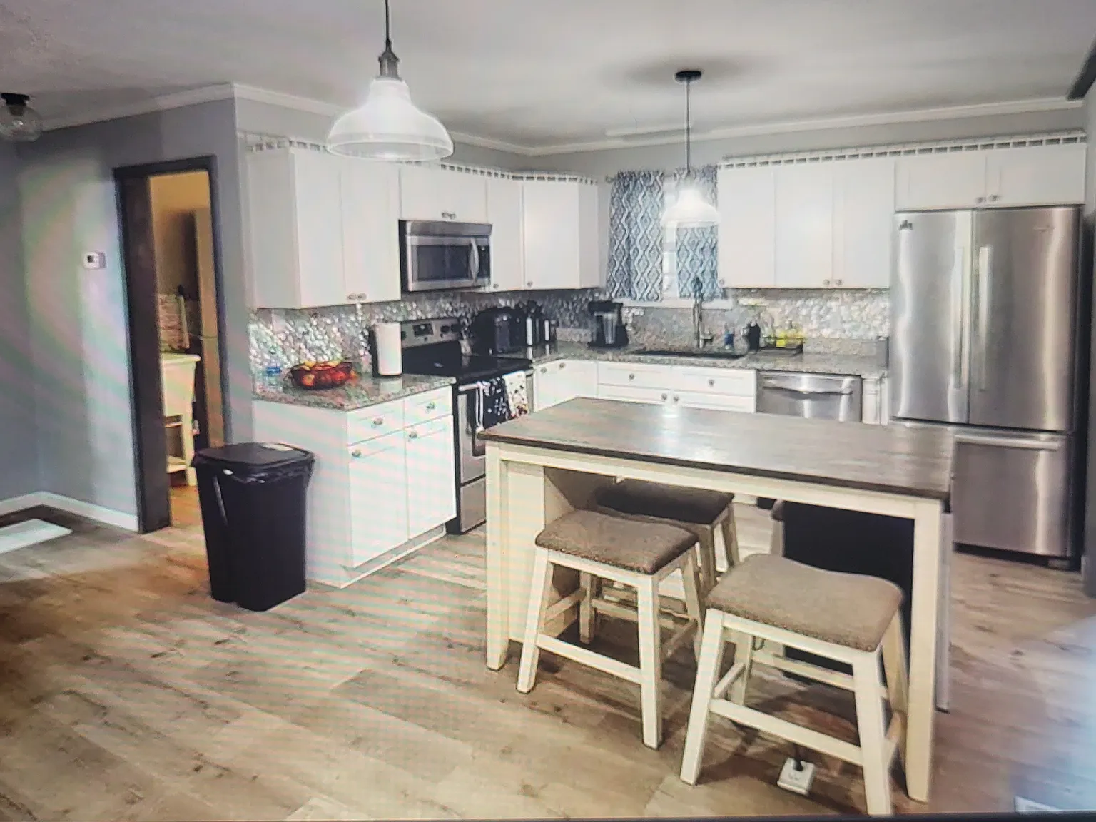 4 bed, 2250 sqft, $2,100 — Photo 4