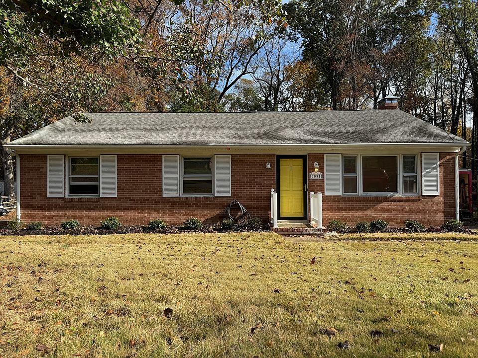 3 bedroom Brick rancher 1.5 baths