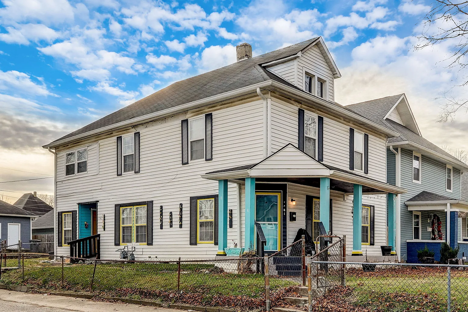 3342 N Rader St photo 1