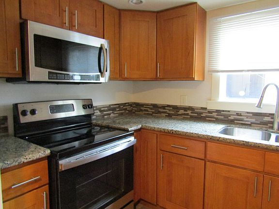 2nd image of 644 N Trafton St APT H