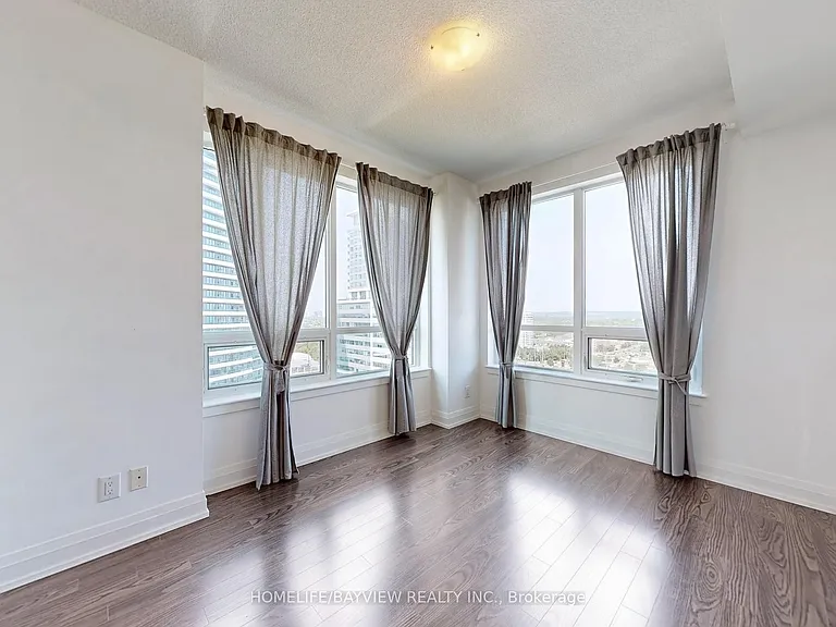 7167 Yonge St #1212 — Photo 19