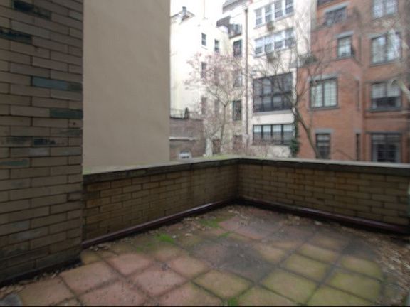 3rd image of 11 E 80th St #2AA