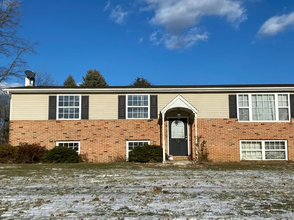 15 Richmaiden Rd, Fleetwood, PA 19522