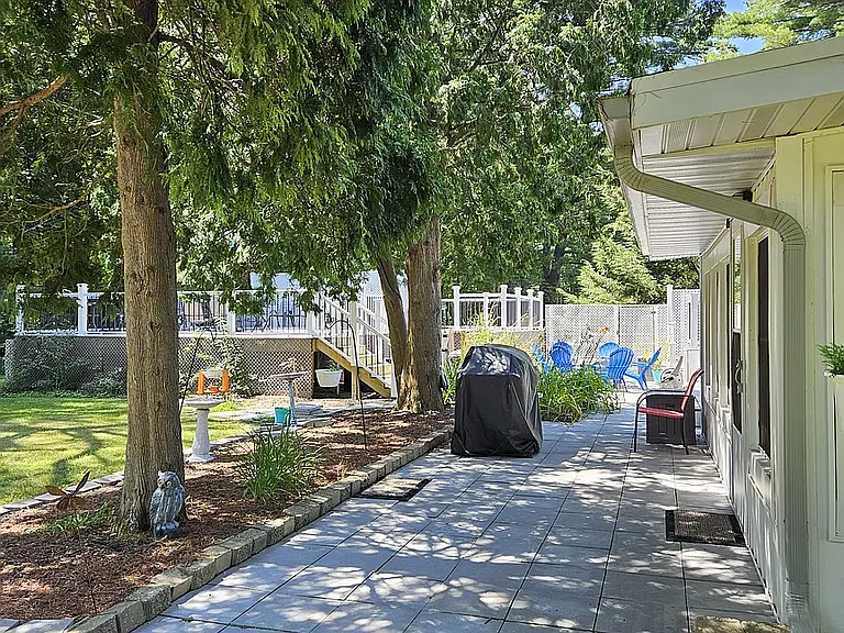 11th Ave — Photo 16