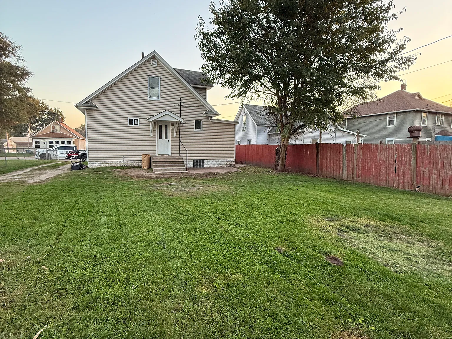 3 bed, 1122 sqft, $1,200 — Photo 2