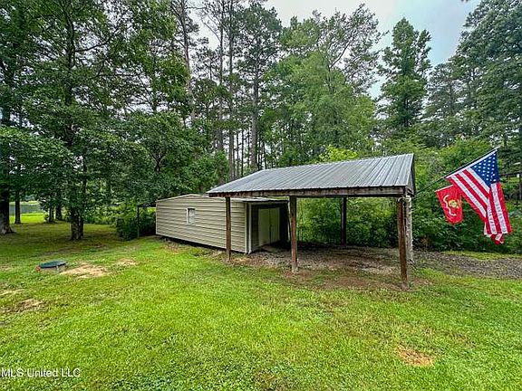 3rd image of 5104 Dogwood Dr