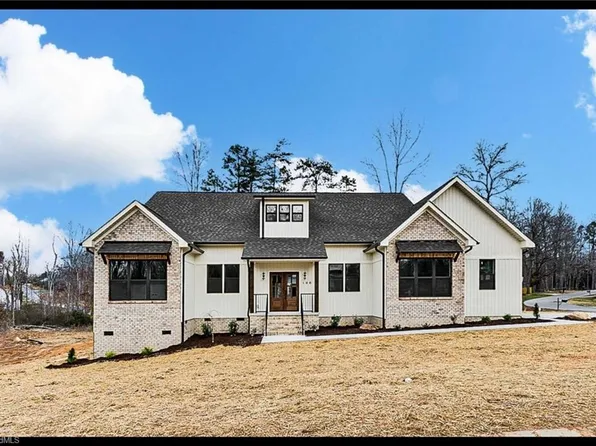 100 Crystal Crk, Randleman, NC 27317