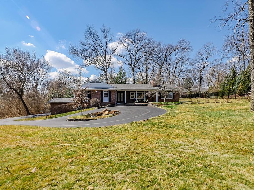 1st image of 43 Woodcrest Dr