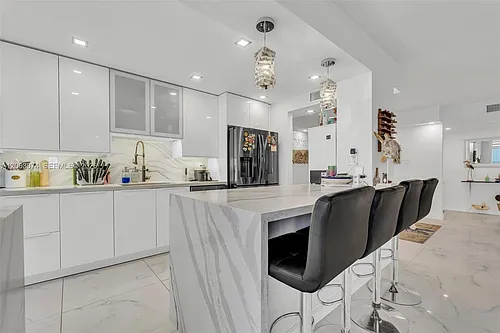 18071 Biscayne Blvd Photo 1