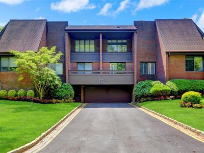 24 Acorn Ponds Drive #0, Roslyn, NY, 11576
