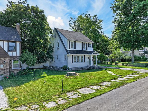 4th image of 34 Adams Avenue