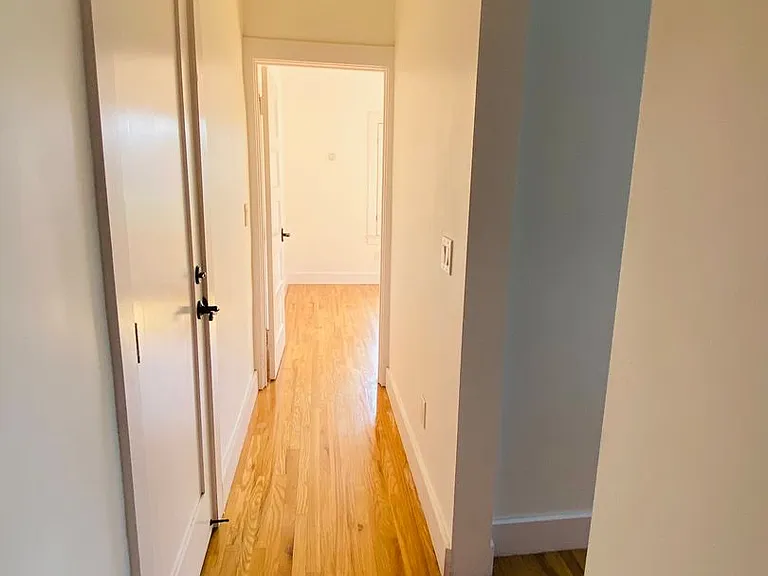 1672 S Harvard Blvd — Photo 20