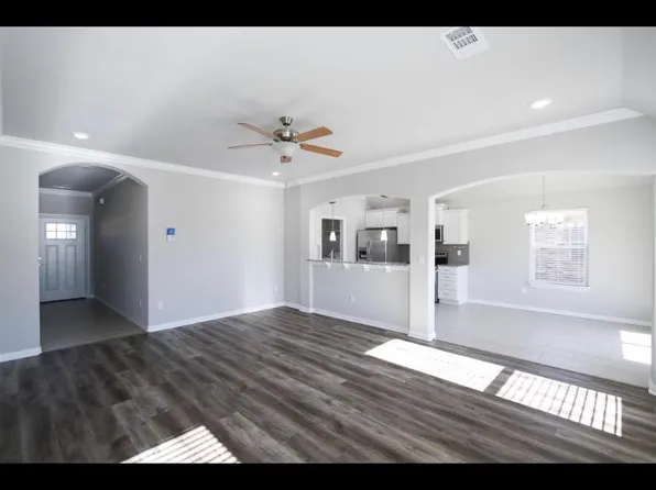 861 Lakeview Dr, Centerton, AR 72719