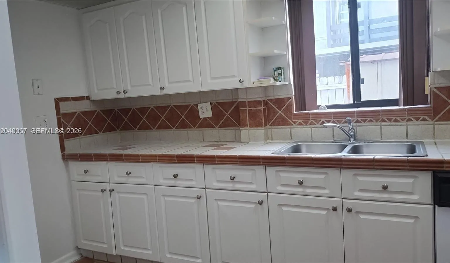 Snapper Creek Townhouses — Photo 2